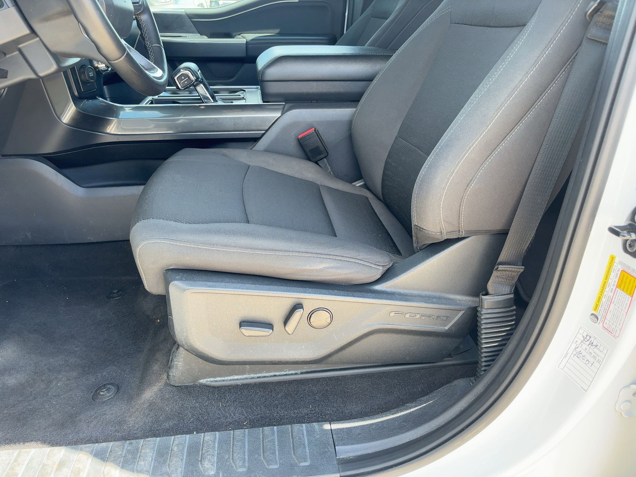2023 Ford F-150 XLT photo 5