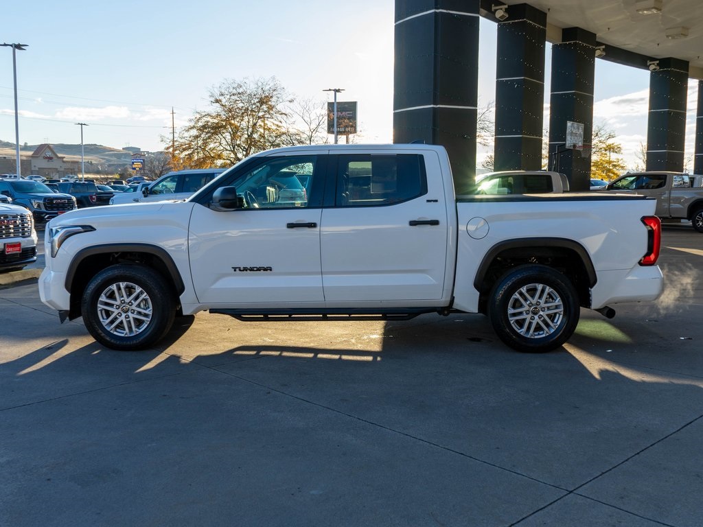 2022 Toyota Tundra SR5 photo 2