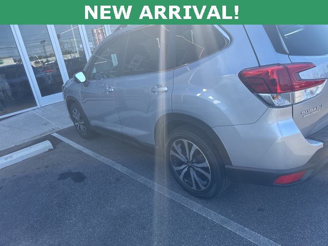 2023 Subaru Forester Limited photo 3