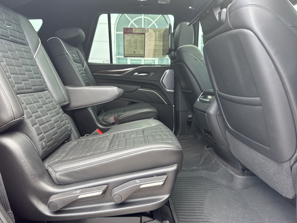 2023 Cadillac Escalade Sport Platinum photo 28