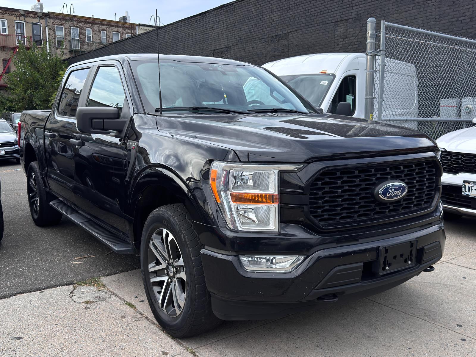 2022 Ford F-150 XL photo 3