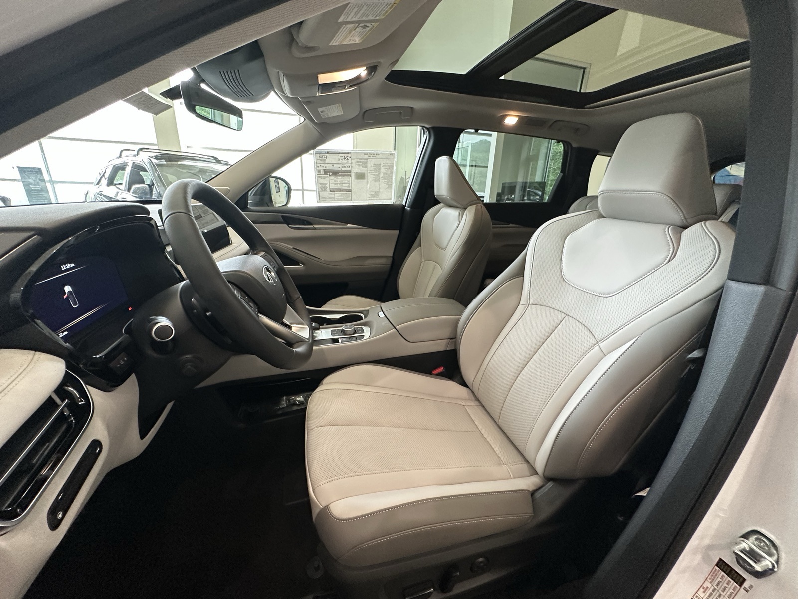 2026 Infiniti QX60 Luxe photo 12