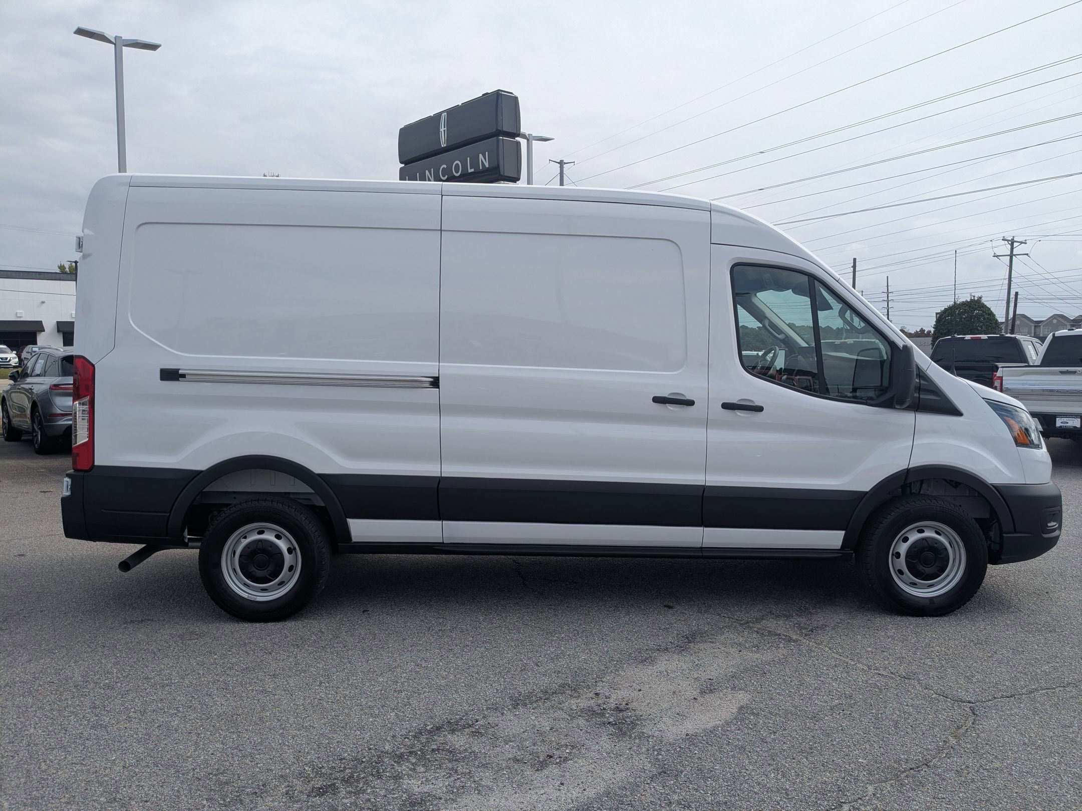 2025 Ford Transit Cargo Van photo 3