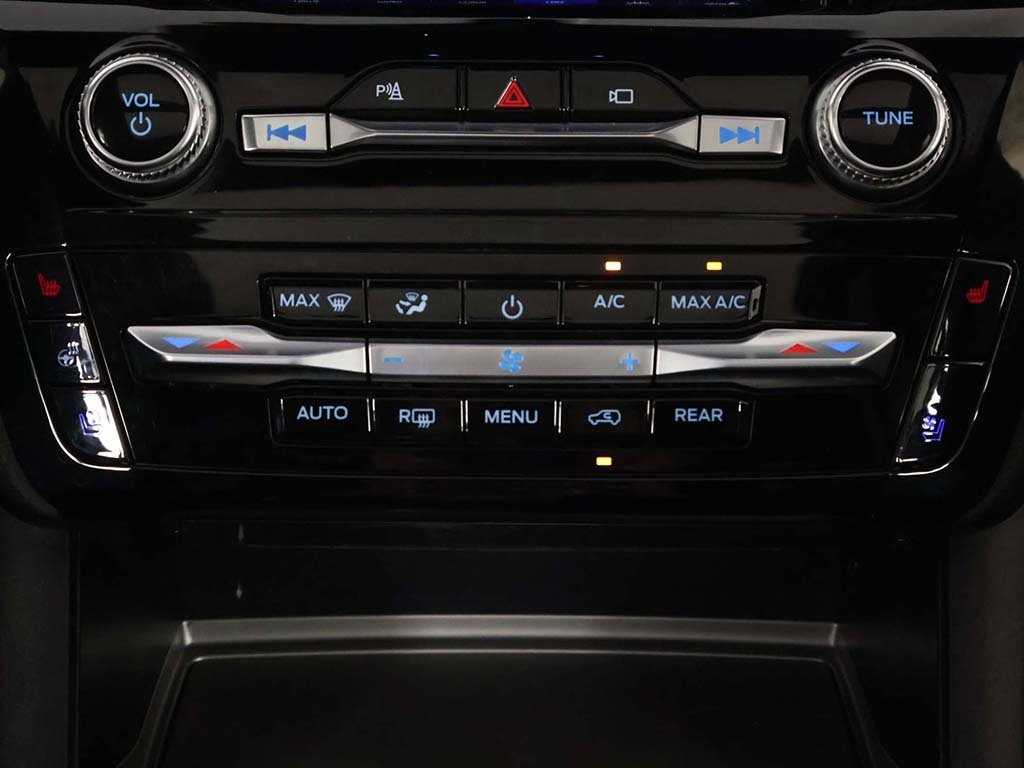 2022 Ford Explorer ST photo 42