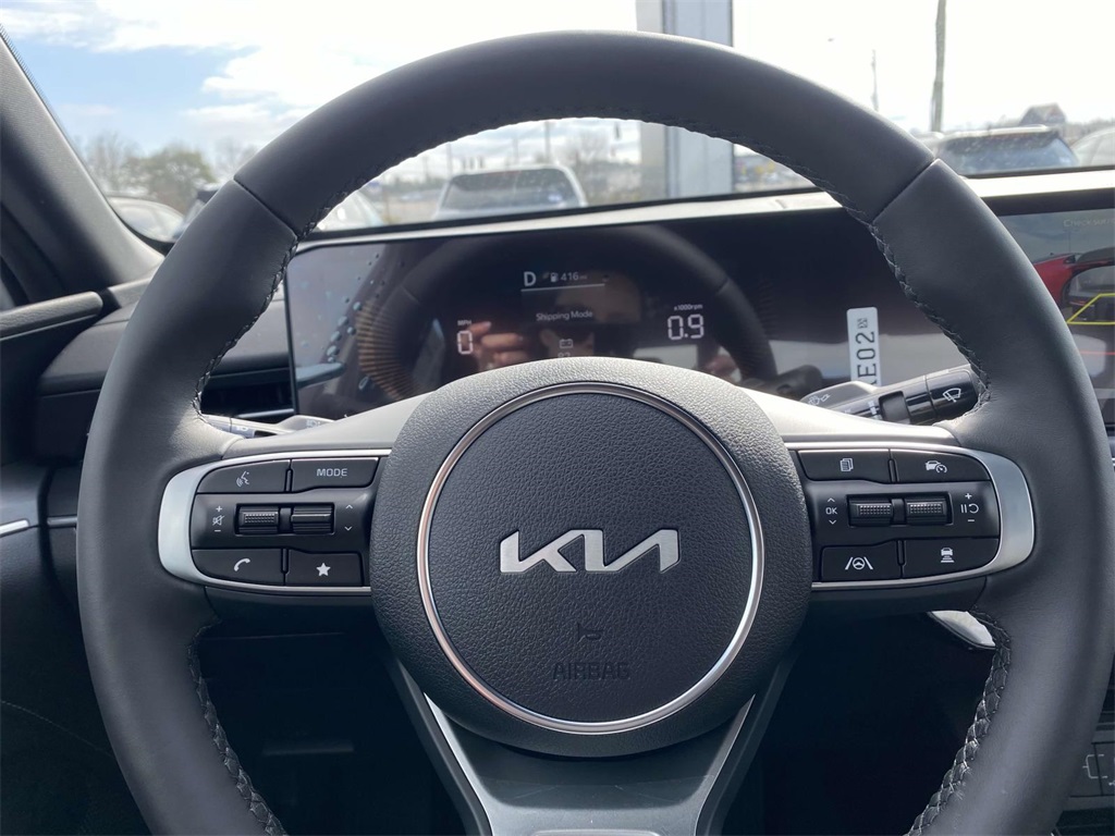 2025 Kia K5 GT-Line photo 21