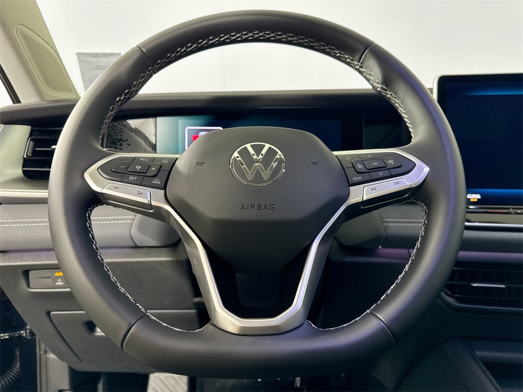 2025 Volkswagen Tiguan SE photo 34