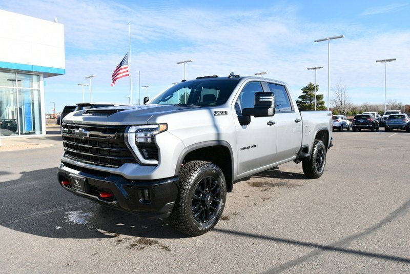 2026 Chevrolet Silverado 3500HD LT photo 2