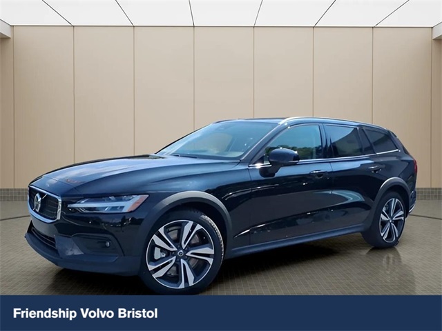 2026 Volvo V60 Cross Country Plus's photo
