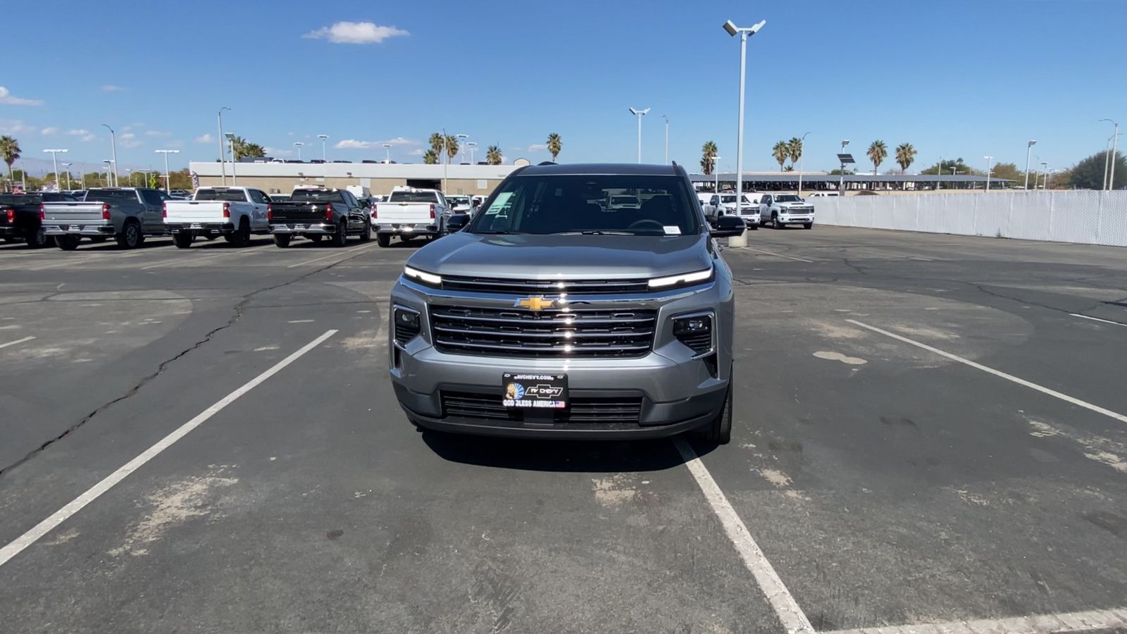 2026 Chevrolet Traverse photo 2