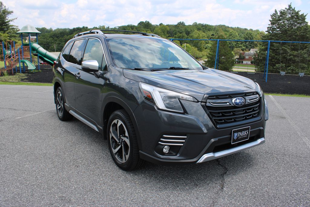 2023 Subaru Forester Touring photo 2