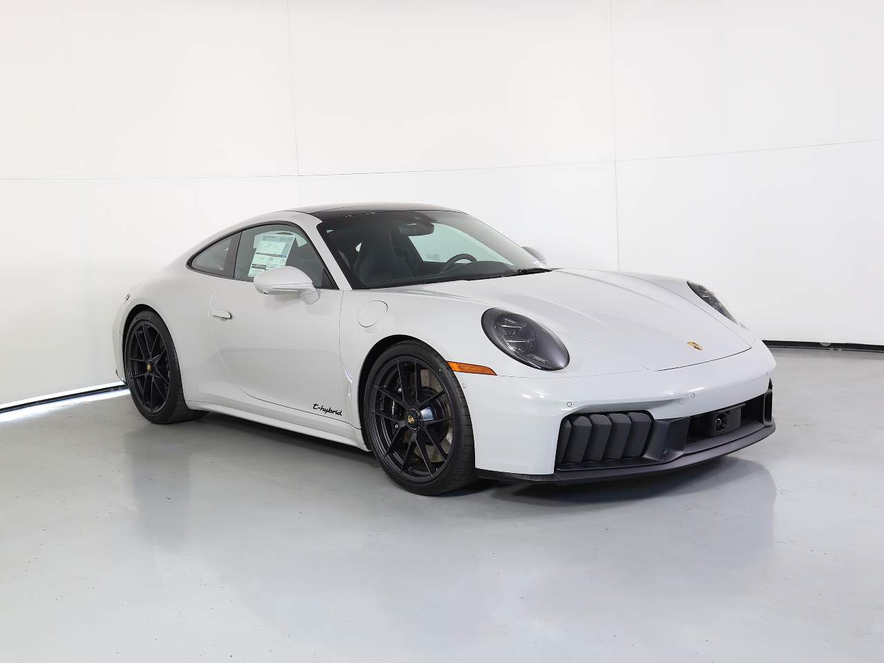 2026 Porsche 911 GTS photo 9
