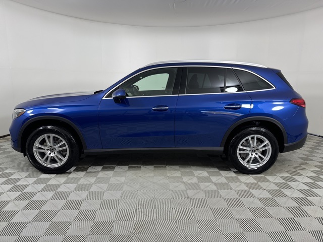 2025 Mercedes Benz GLC 300 4MATIC photo 4