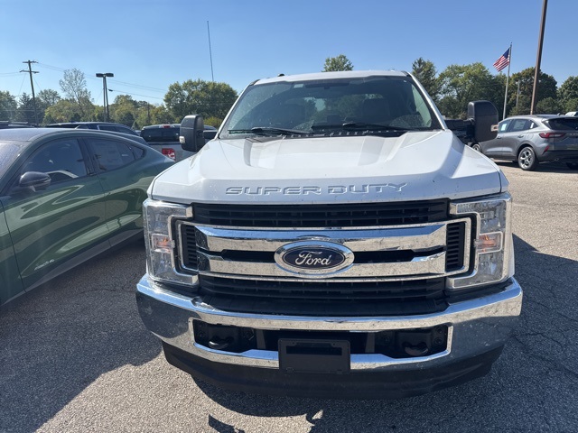 2019 Ford F-350 XLT photo 2