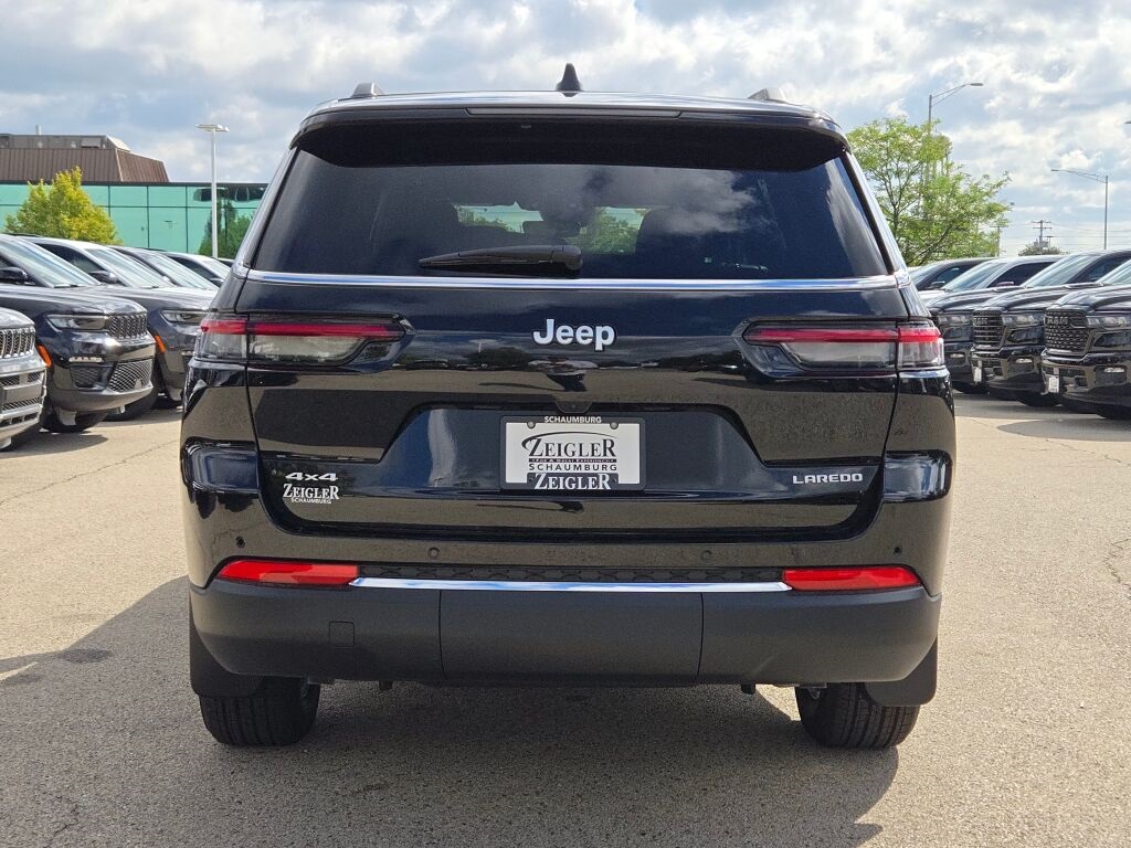 2025 Jeep Grand Cherokee Laredo photo 13
