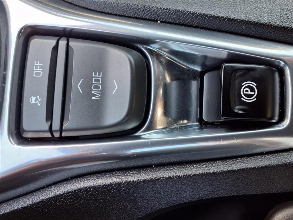 2018 Chevrolet Camaro 2LT photo 11