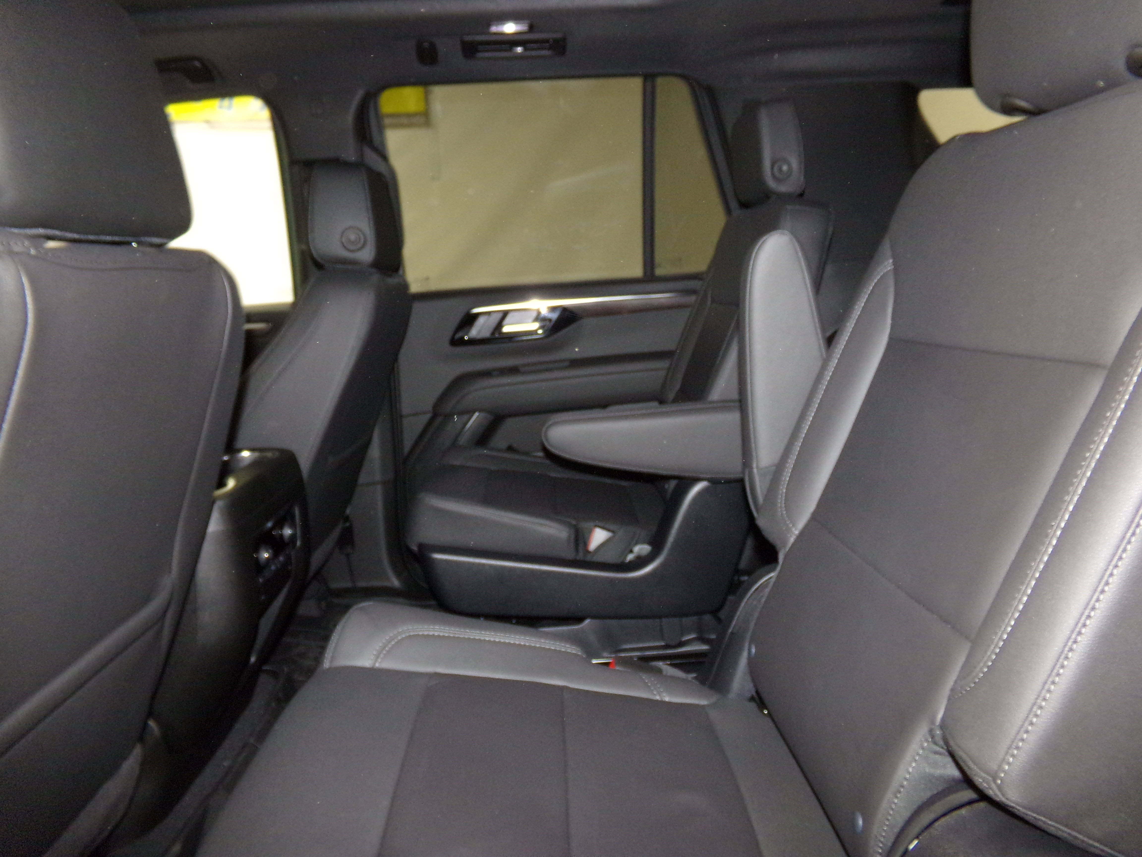 2025 Chevrolet Tahoe Z71 photo 11