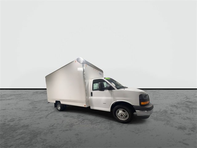 2025 Gmc Savana Cutaway 3500 photo 2