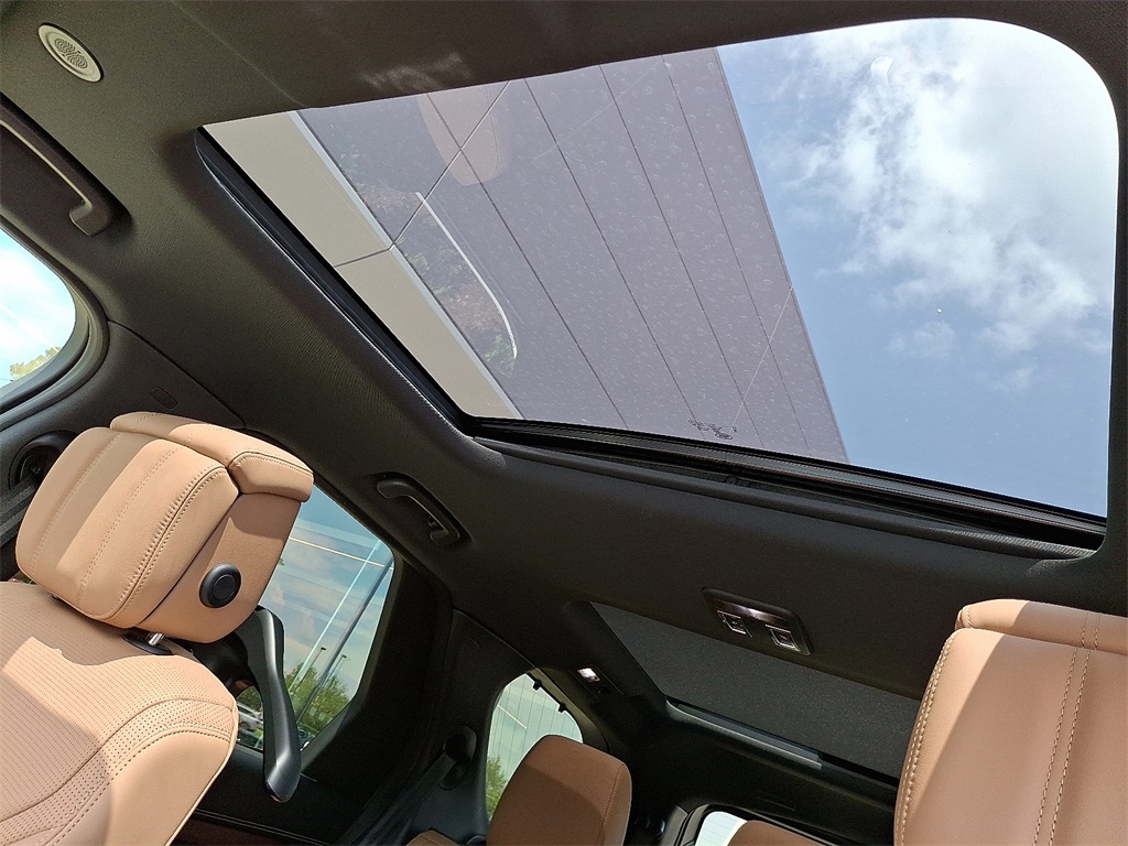 2025 Land Rover Discovery SE photo 10