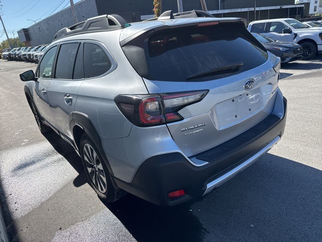 2025 Subaru Outback Limited photo 17