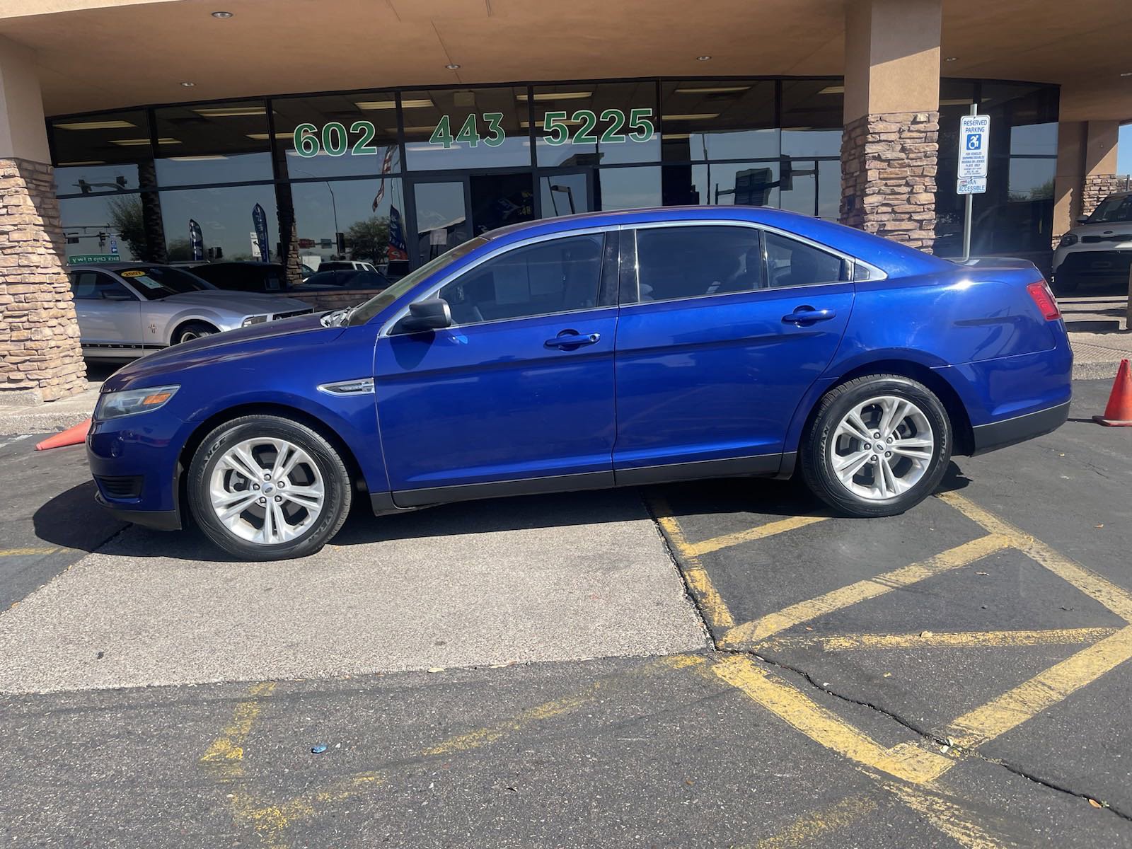 PreOwned 2015 Ford Taurus SE 4dr Car in Phoenix 32128A Cactus Jack