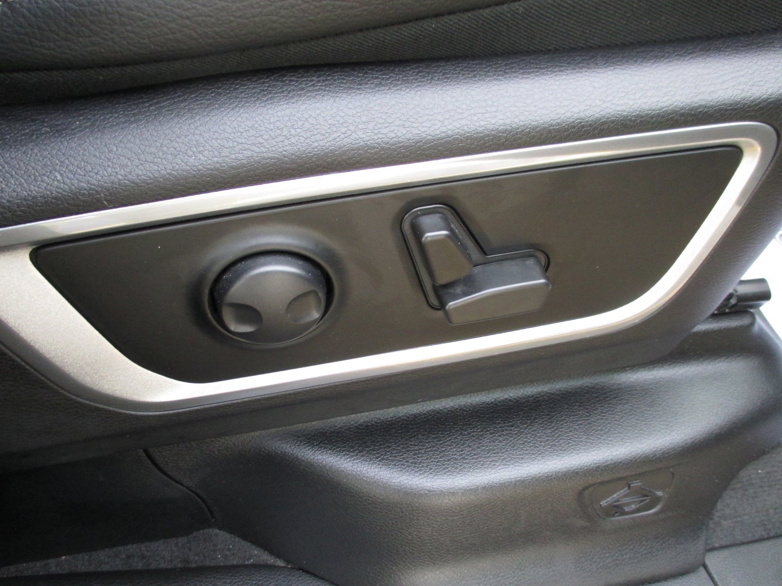 PreOwned 2022 Ram 1500 Laramie Crew Pickup in Saginaw 17223084P