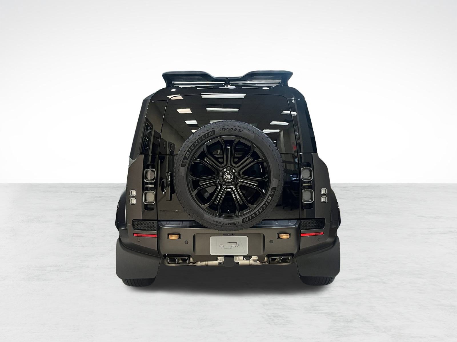 2025 Land Rover Defender 110 photo 2