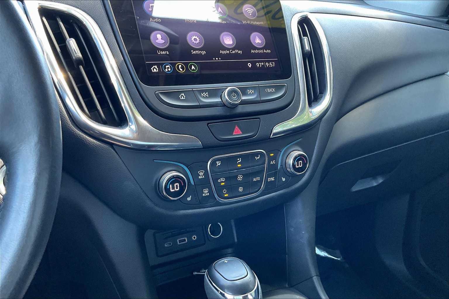 2020 Chevrolet Equinox LT photo 29