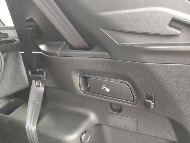 2025 Mitsubishi Outlander ES photo 29
