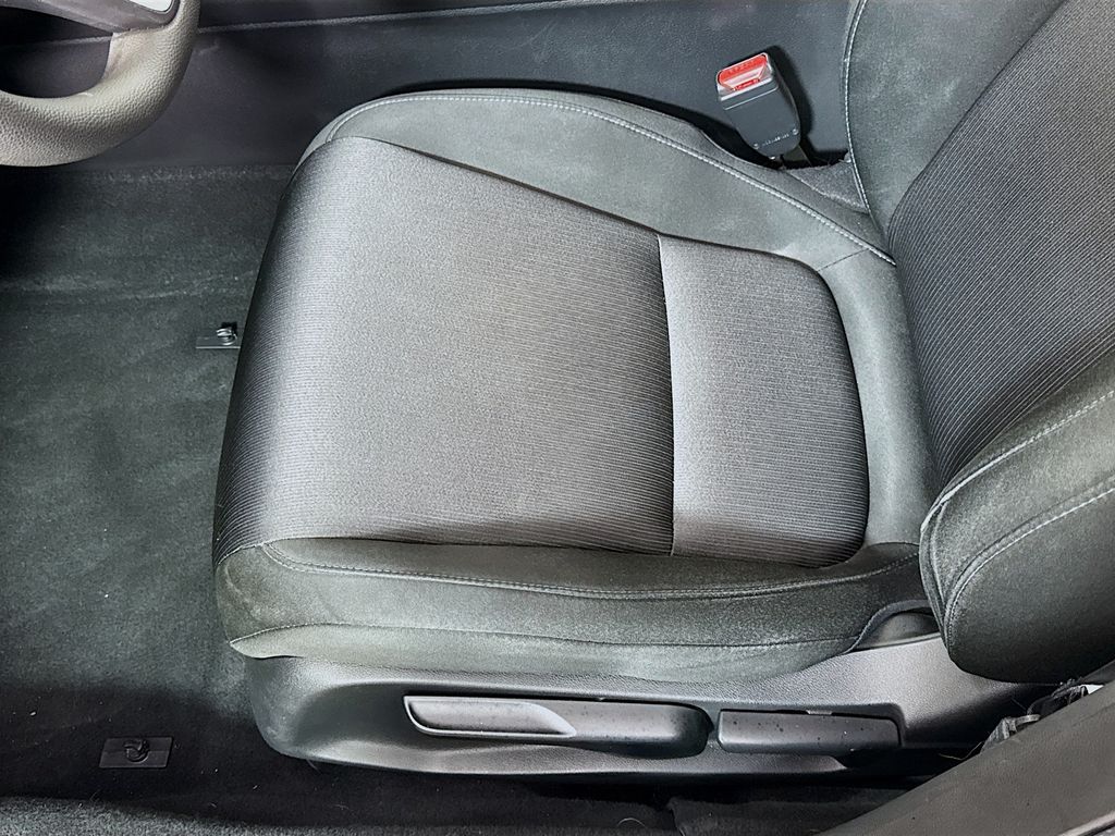 2019 Honda Accord LX 1.5T photo 17