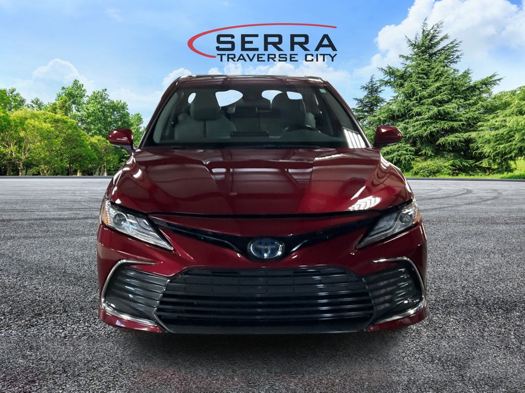 2022 Toyota Camry Hybrid XLE photo 2