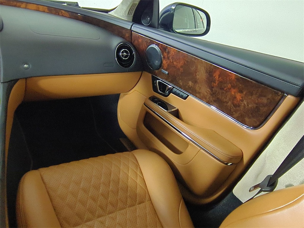 2017 Jaguar XJ XJL Portfolio photo 16