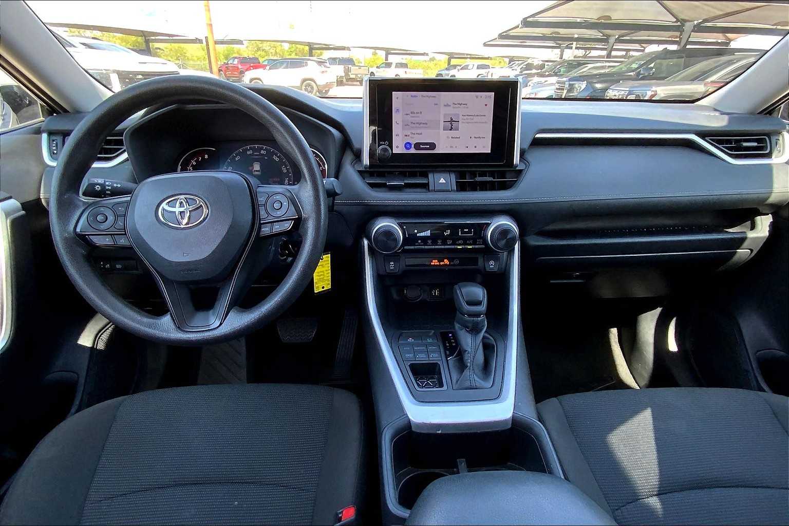 2024 Toyota RAV4 LE photo 12