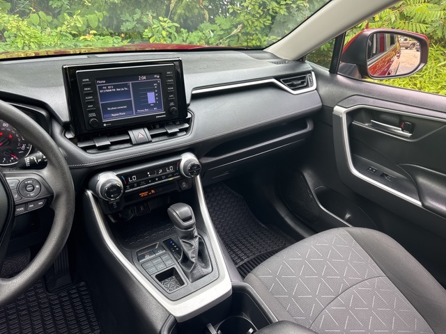 2022 Toyota RAV4 XLE photo 26