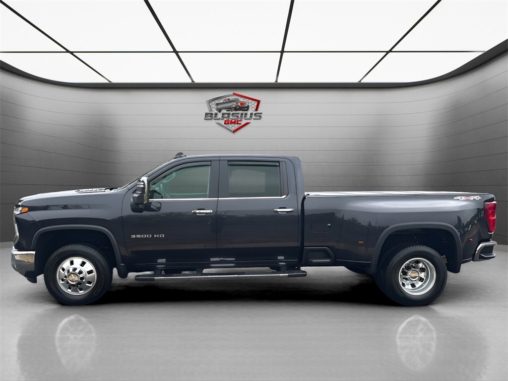2024 Chevrolet Silverado 3500HD LTZ photo 2