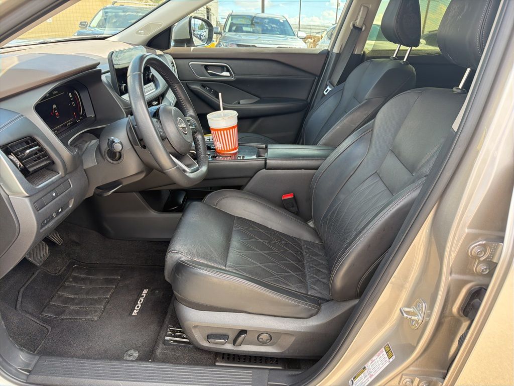 2023 Nissan Rogue Platinum photo 17