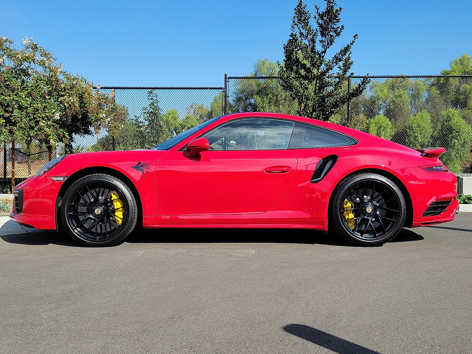 2019 Porsche 911 Turbo S photo 2