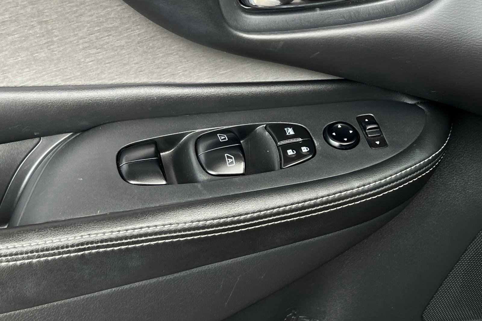 2020 Nissan Murano S photo 12