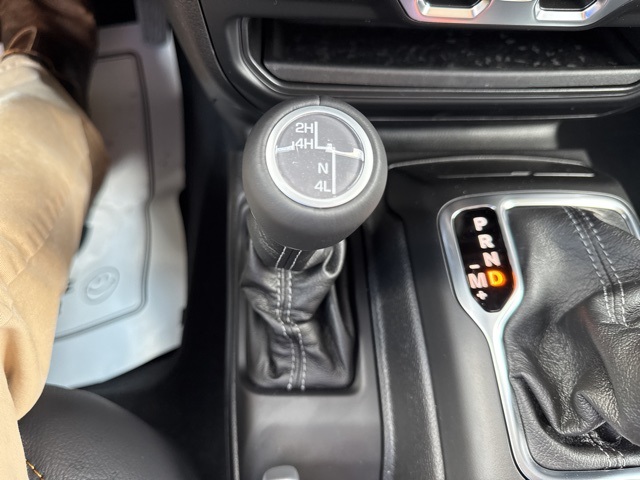 2025 Jeep Gladiator Sport photo 38