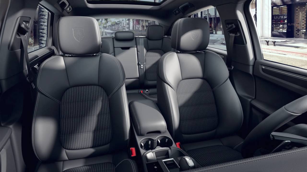 2023 Porsche Macan T photo 6