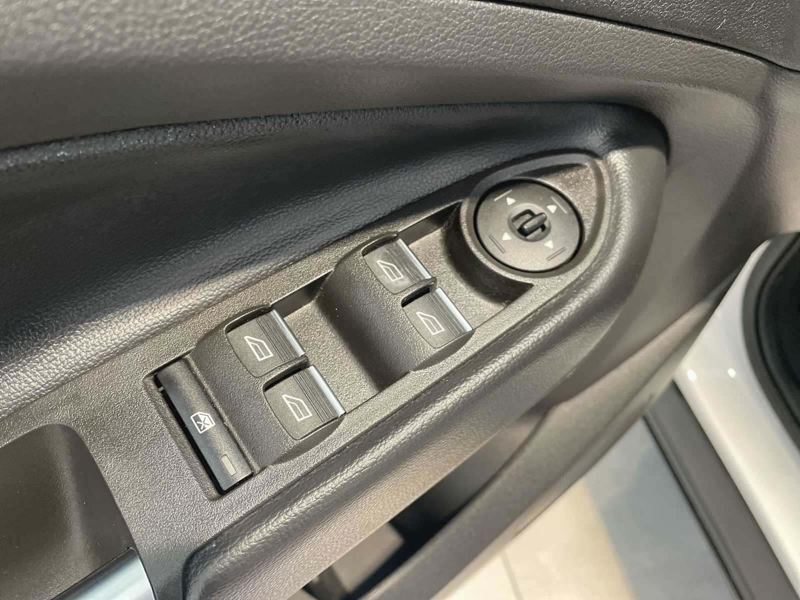 2019 Ford Escape SEL photo 20