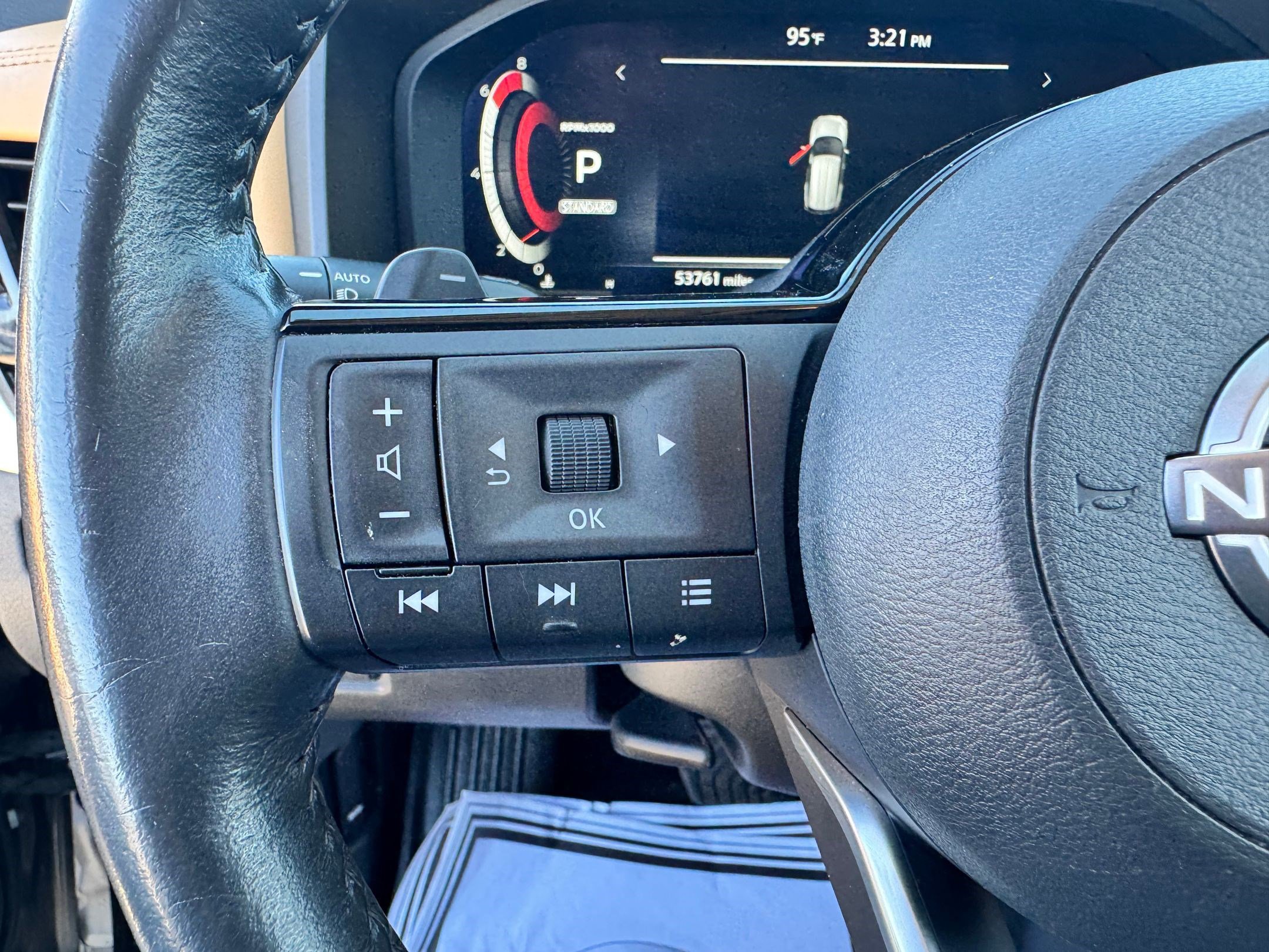 2023 Nissan Rogue Platinum photo 10