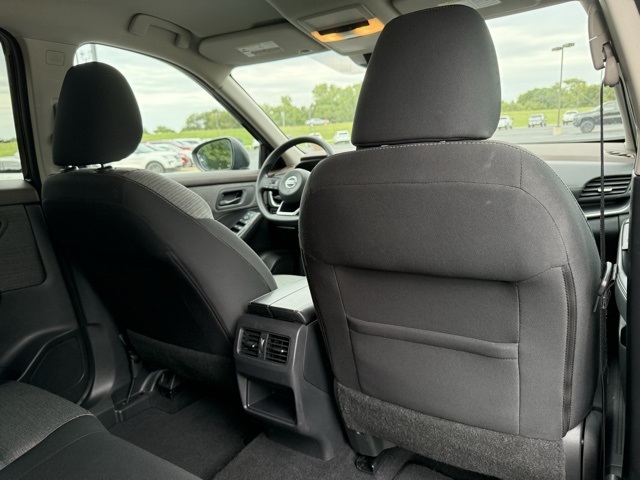 2021 Nissan Rogue S photo 11