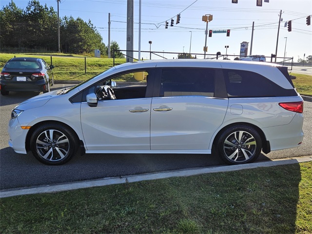 2023 Honda Odyssey Touring photo 3