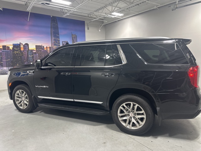 2023 Gmc Yukon SLT photo 3