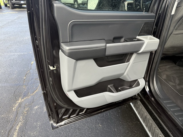 2023 Ford F-150 XLT photo 12