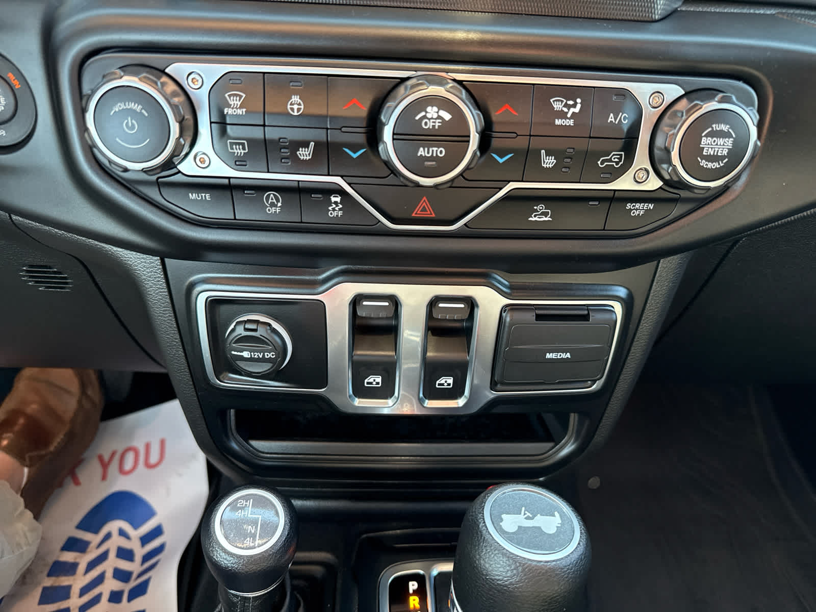 2022 Jeep Wrangler Sport S photo 16