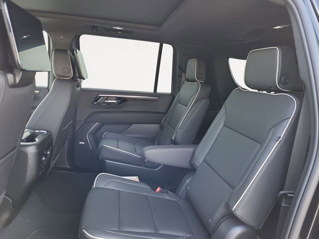 2025 Chevrolet Suburban Premier photo 18