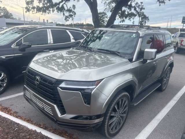 2024 Lexus GX Luxury's photo