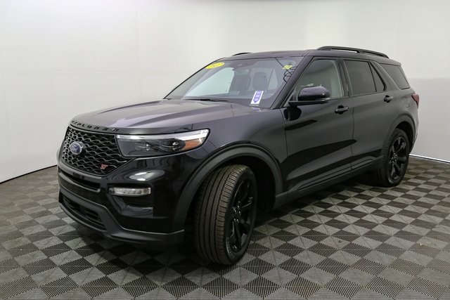 2022 Ford Explorer ST photo 2