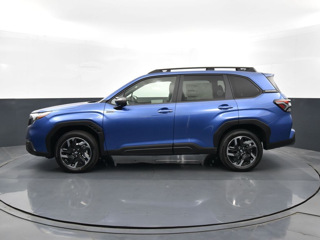 2025 Subaru Forester Premium photo 5